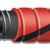 En röd och svart Formerly Petroleum Drop 150SD MegaFlex®-slang med en svart hylsa.