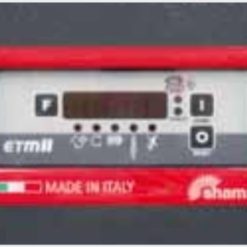 En röd Skruvkompressor 4kW 550L/min - Ghibli SE4,0-10-200 ES brandlarmpanel med digital display.