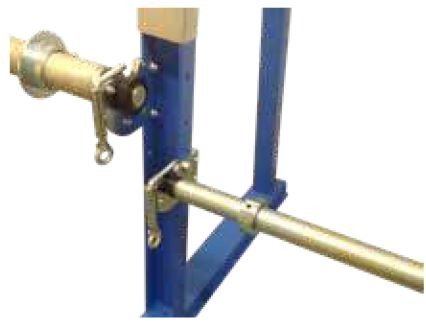 En Trumaxlar - liten metallram med en slang fäst som används för hantering av kabeltrummor.